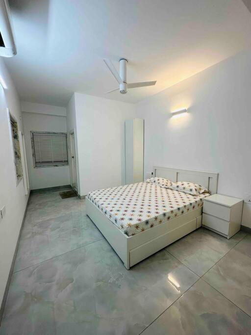 White House Sky View Theatre Villa In Gachibowli Kültér fotó