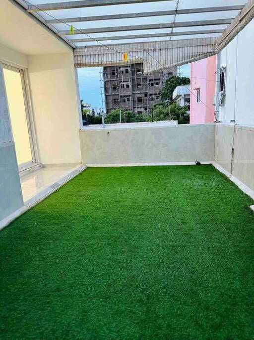 White House Sky View Theatre Villa In Gachibowli Kültér fotó