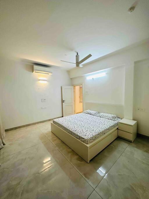 White House Sky View Theatre Villa In Gachibowli Kültér fotó